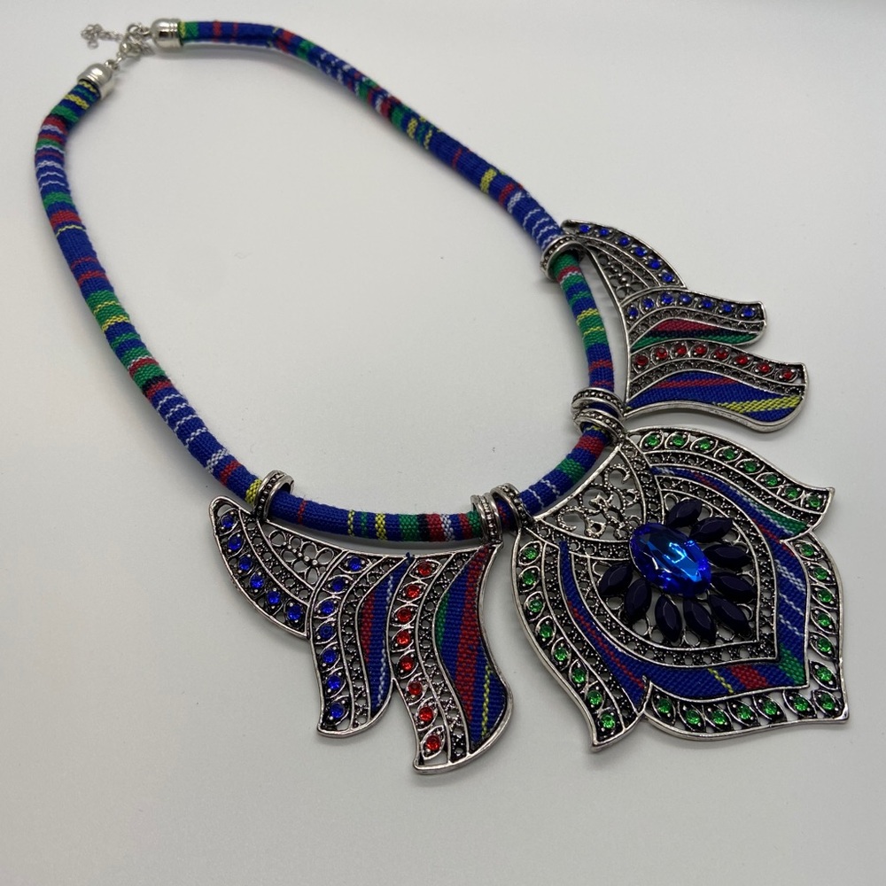 Multi color statement necklace - Picture 9 of 9